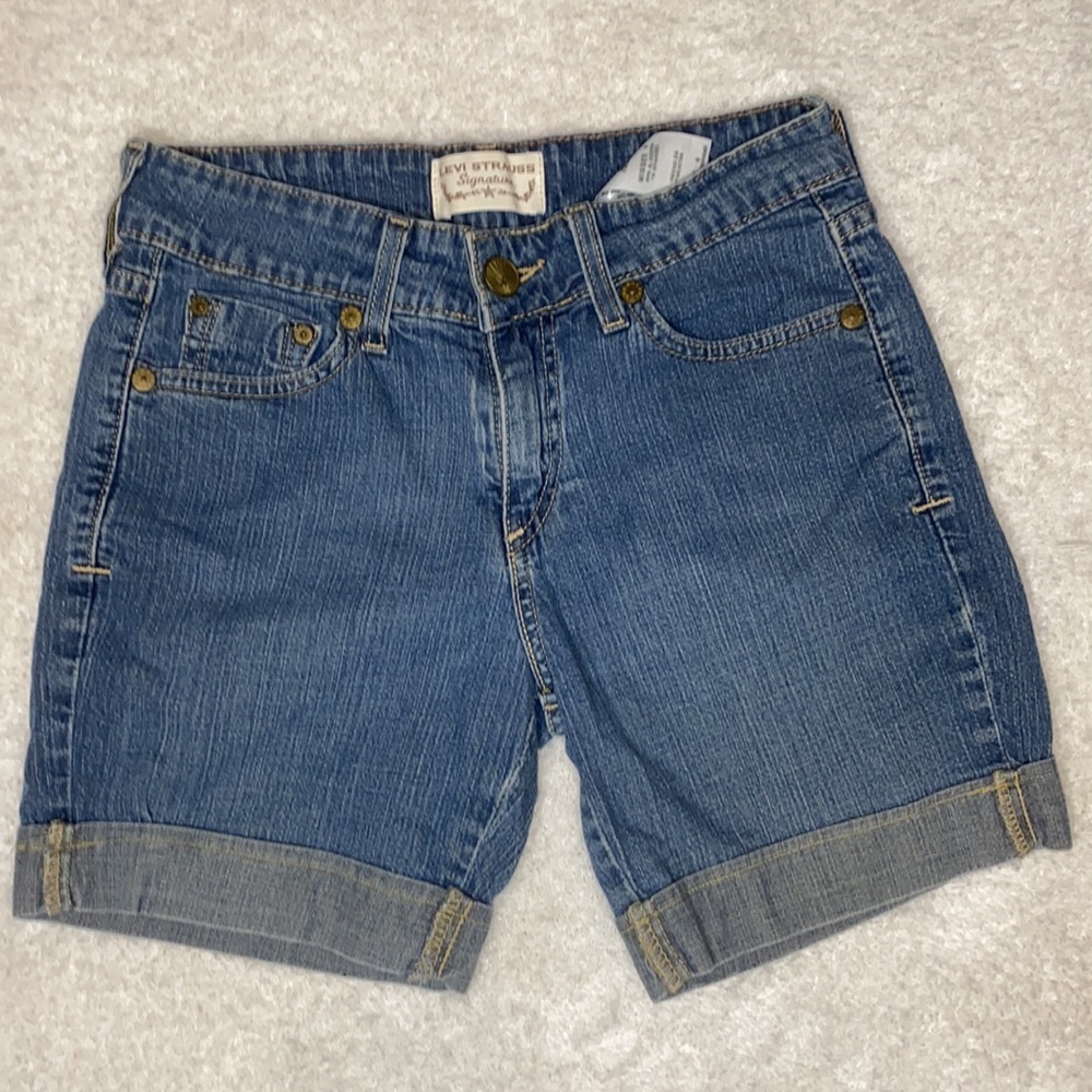 Levi’s Signature cuffed denim shorts